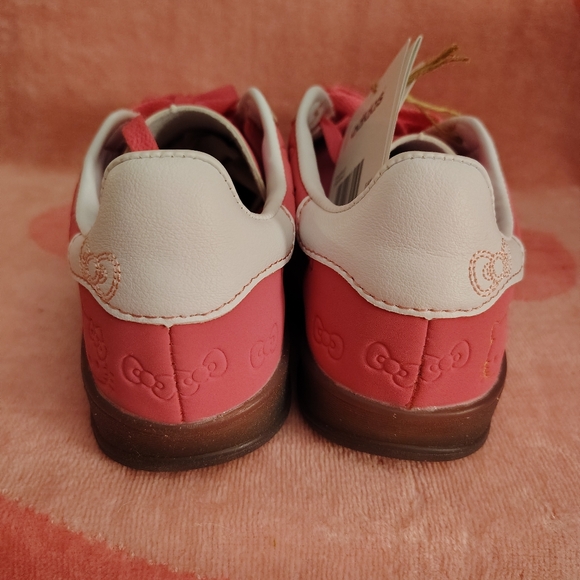 EXCLUSIVE - Hello Kitty 50th Anniversary Women's Adidas Sneakers - (7 1/2 US) - Picture 8 of 12